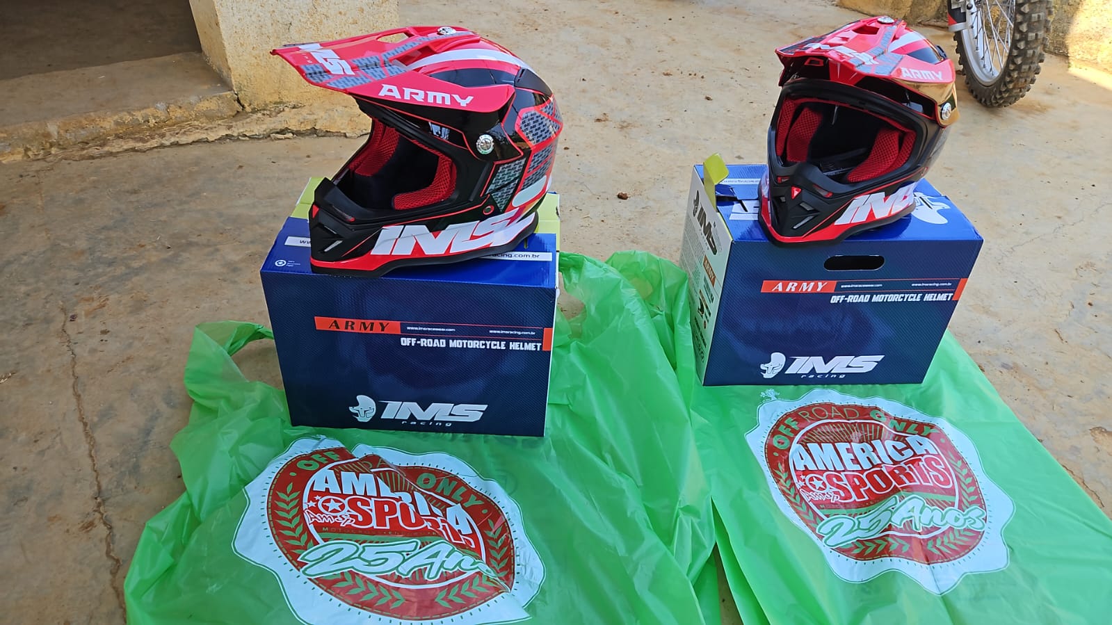 Capacetes Sorteados.jpeg